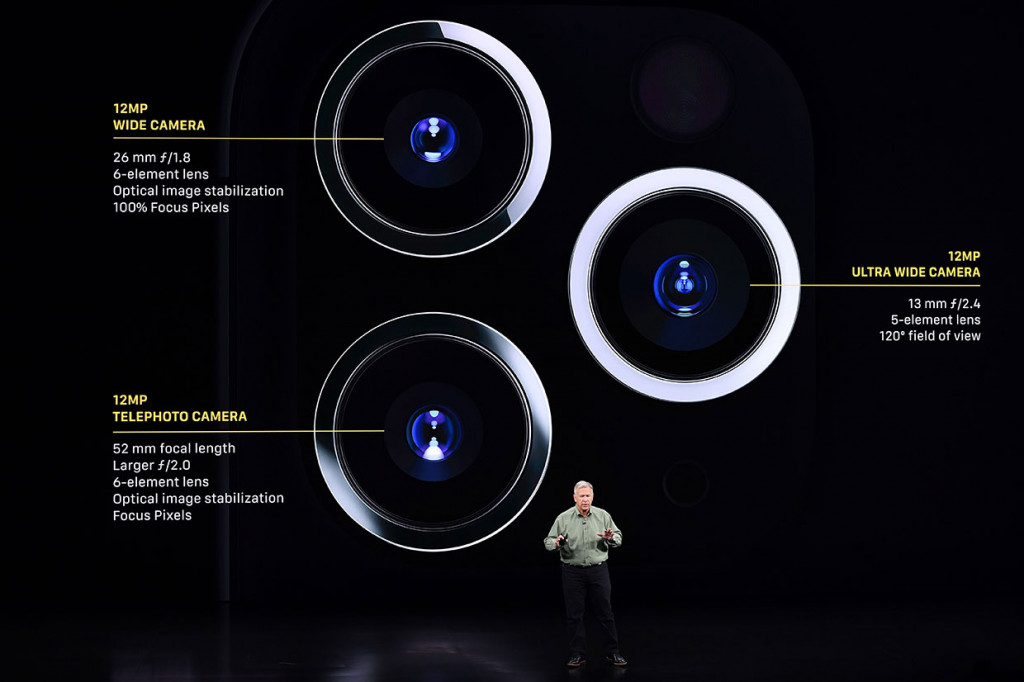 Dari segi kamera, iPhone 11 Pro dan iPhone 11 Pro Max dibekali tiga sensor, yakni 12MP 'wide camera' (f/1.8), 12MP 'telephoto camera' (f/2.0) dan 12MP 'ultra wide camera' (f/2.4).  Kedua ponsel tersebut juga dibekali fitur kamera yang sama dengan iPhone 11, termasuk 'night mode' serta video 4K hingga 60 fps.    