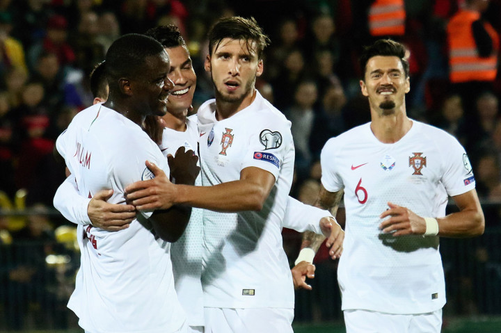 Di masa injury time Portugal menggenapi kemenangan menjadi 5-1 lewat William Carvalho.