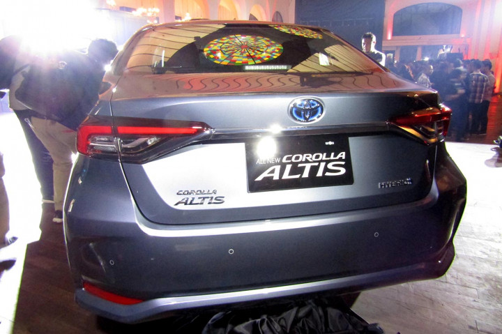 Desain interior All New Corolla Altis menggunakan bahasa desain Modern Prestige. 