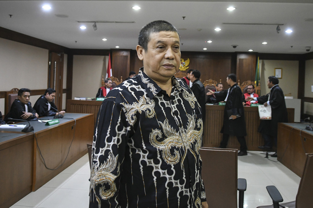 Majelis hakim memutuskan Adhi dan Eko divonis empat tahun penjara dan denda Rp 100 juta subsider 2 bulan kurungan.

