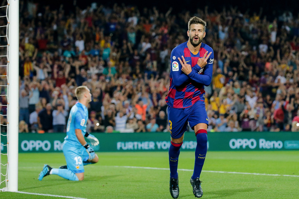 Gerard Pique memperlebar selisih kembali di menit ke-51, disusul dua gol Suarez masing-masing pada menit ke-61 dan 82. 