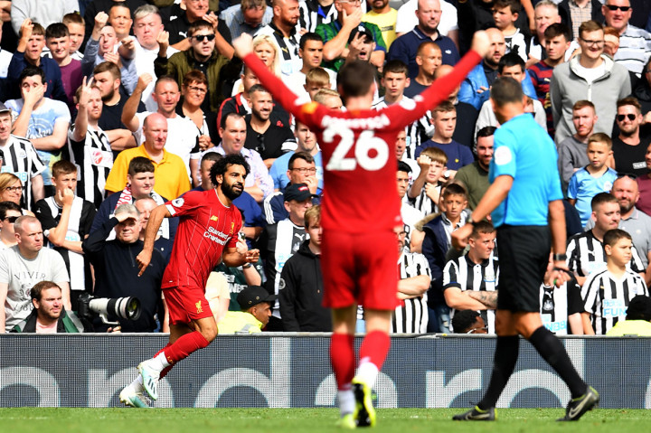 Mohamed Salah memberikan pukulan ketiga untuk The Magpies di menit ke-72, sekaligus mengunci kemenangan Liverpool.
