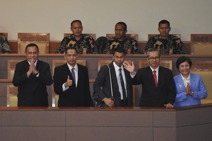 DPR mengesahkan pimpinan KPK terpilih periode 2019-2023 yakni Firli Bahuri sebagai Ketua, dengan Wakil Ketua Alexander Marwata, Nurul Ghufron, Nawawi Pomolango dan Lili Pintauli Siregar.