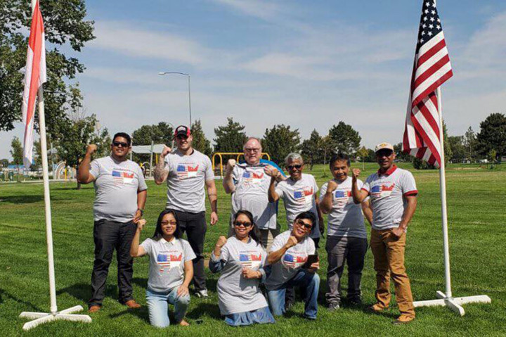 Lain di Atlanta, Chicago, dan Colorado, dimana masyarakat berkumpul secara sederhana di taman terdekat salah satu kediaman warga.