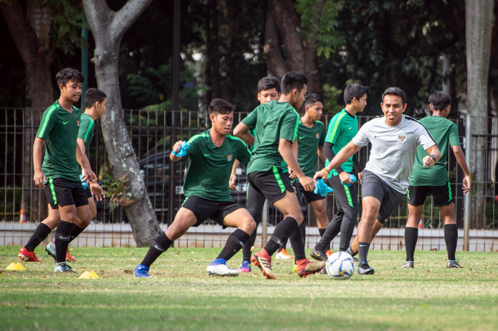 Timnas U-16 melakukan sesi latihan di Lapangan ABC Gelora Bung Karno, Senayan, Jakarta, Selasa, 17 September 2019. Latihan dipimpin langsung pelatih kepala Bima Sakti.
