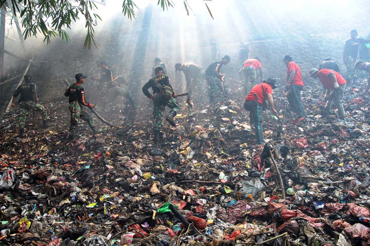 Tujuannya guna mengingatkan masyarakat agar menjaga kebersihan dengan tidak membuang sampah ke sungai yang dapat menyebabkan banjir dan kerusakan lingkungan.