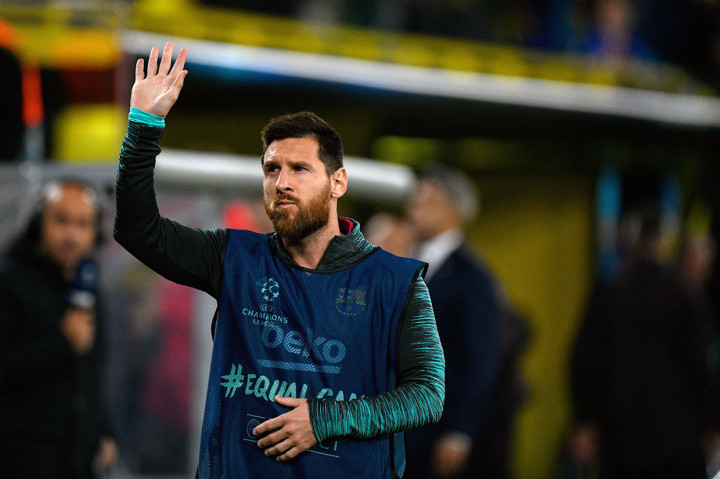 Sementara Lionel Messi, yang telah melewatkan awal musim karena cedera betis, telah mulai merumput dengan duduk di bangku cadangan saat melawan Dortmund.
