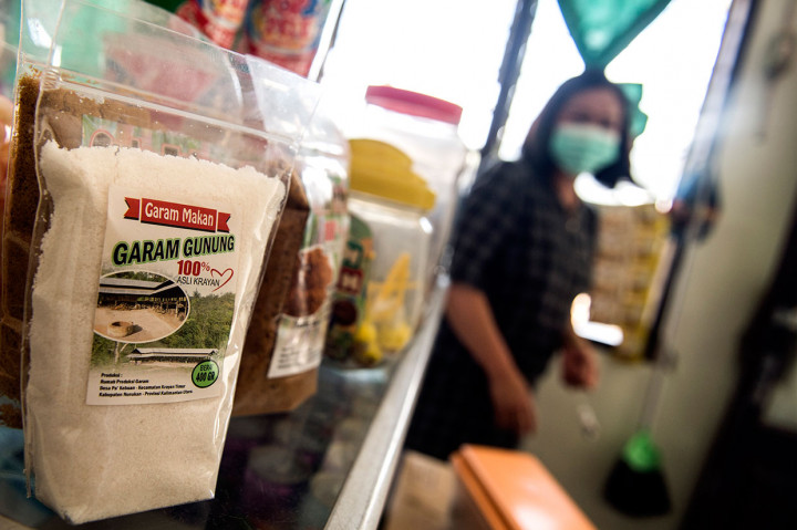 Menurut data dari WWF, dataran tinggi Krayan memiliki 33 mata air garam, tetapi tidak semua mata air asin dapat digunakan untuk membuat garam. Selain desa Long Midang, sumur garam pegunungan juga terdapat di Pa' Kebuan dan Pa' Betung. Lokasi pembuatan garam sering dikunjungi wisatawan lokal maupun asing.