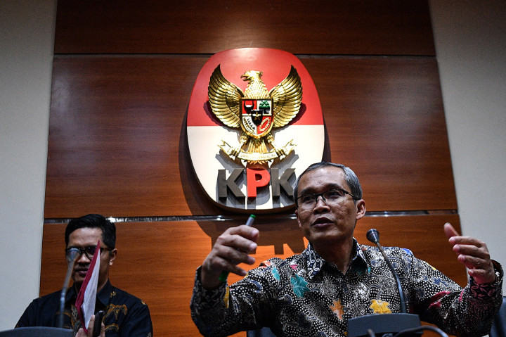 Wakil Ketua KPK Alexander Marwata mengatakan, dalam kasus ini Imam Nahrawi melalui Ulum diduga telah menerima uang sejumlah Rp 14,7 miliar. Selain itu, dalam rentang waktu 2016-2018, Imam juga meminta uang sejumlah total Rp 11,8 miliar. Sehingga total dugaan penerimaan Rp 26,5 miliar.