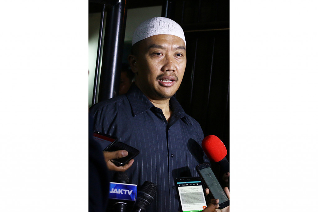 Dia meminta semua pihak menjunjung tinggi asas praduga tak bersalah. Dia mengatakan akan menyampaikan keterangan kepada pimpinan KPK.