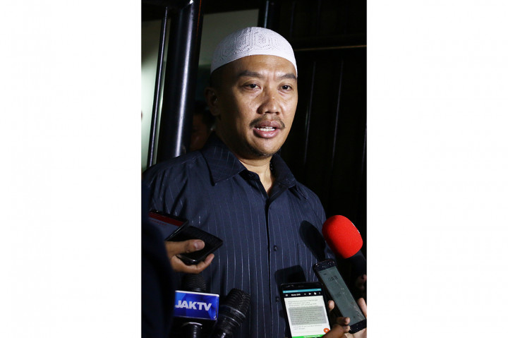 Dia meminta semua pihak menjunjung tinggi asas praduga tak bersalah. Dia mengatakan akan menyampaikan keterangan kepada pimpinan KPK.