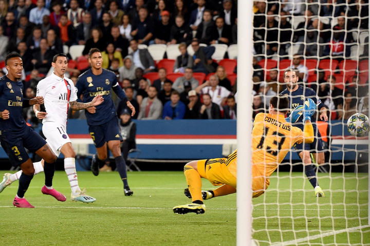 Angel di Maria akhirnya berhasil membuka keunggulan untuk tuan rumah pada menit ke-13 lewat sepakan kaki kiri menyambut umpan Mauro Icardi.