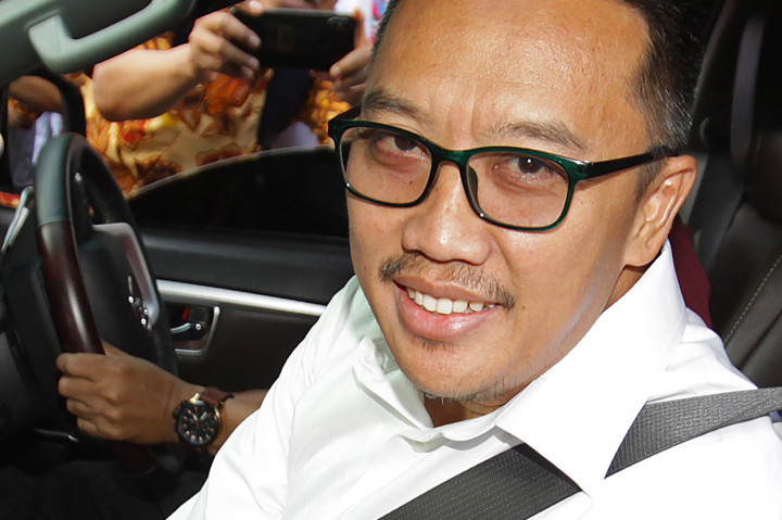 Sebelumnya KPK menetapkan Menpora Imam sebagai tersangka suap pemberian dana hibah Komite Olahraga Nasional (KONI). Ia diduga menerima uang sebesar Rp26,5 miliar sebagai bentuk commitment fee pengurusan proposal yang diajukan KONI kepada Kemenpora.
