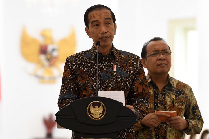 Presiden menilai terdapat sekitar 14 pasal yang harus ditinjau ulang. 