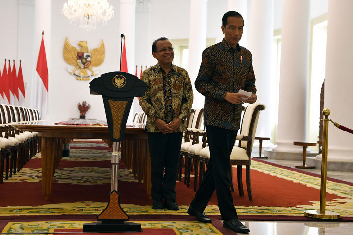 Kepala Negara juga meminta Menteri Hukum dan HAM Yasonna Laoly untuk menambah masukan dan mengumpulkan usulan dari masyarakat. 