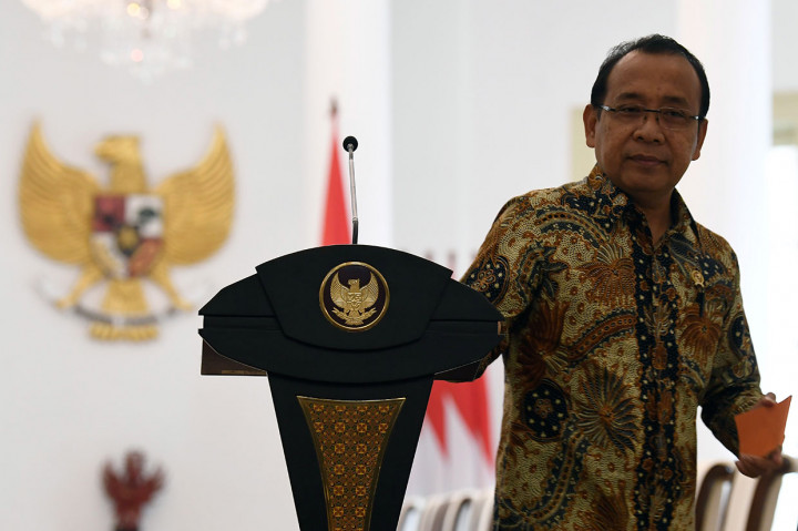 Selain itu, terkait sejumlah menteri yang akan dilantik sebagai anggota DPR RI pada 1 Oktober 2019, Pratikno menjelaskan Presiden juga akan mengangkat tokoh lain sebagai plt menteri. 