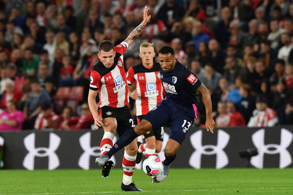 Bertandang ke St Mary's Stadium tak membuat Bournemouth ciut. Bahkan para pemain tamu dengan leluasa melancarkan serangan ke pertahanan tuan rumah.