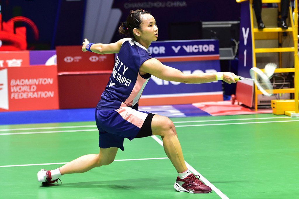 Di final pebulutangkis Spanyol berusia 26 tahun ini akan menantang pebulutangkis China Taipei, Tai Tzu Ying yang menyingkirkan harapan tuan rumah Chen Yu Fei juga dengan rubber game, 6-21, 21-13, 22-20. 