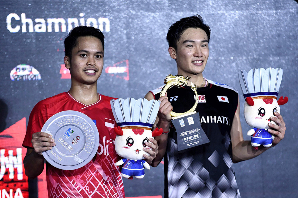 Anthony Sinisuka Ginting harus puas menjadi runner-up China Open 2019, usai dikalahkan Kento Momota dalam duel tiga gim di final.