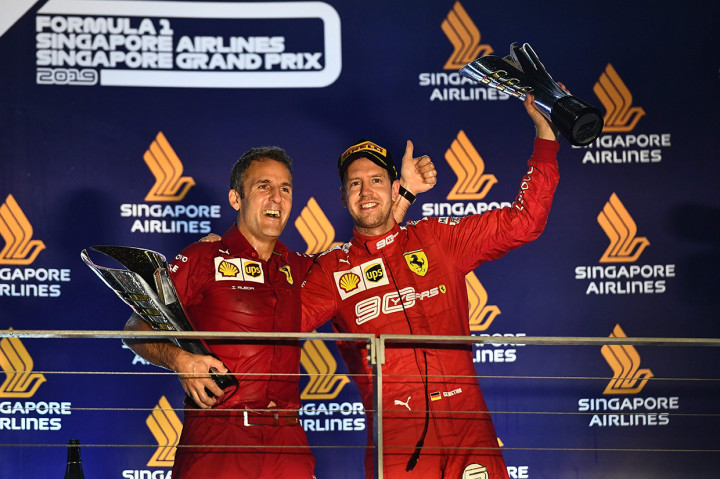 Vettel meraih kemenangan perdana pada musim balap tahun ini, sekaligus menjadi pebalap kelima yang menjadi juara seri pada musim 2019 setelah Valtteri Bottas, Lewis Hamilton, Max Verstappen, dan Charles Leclerc. AFP Photo/Mohd Rasfan