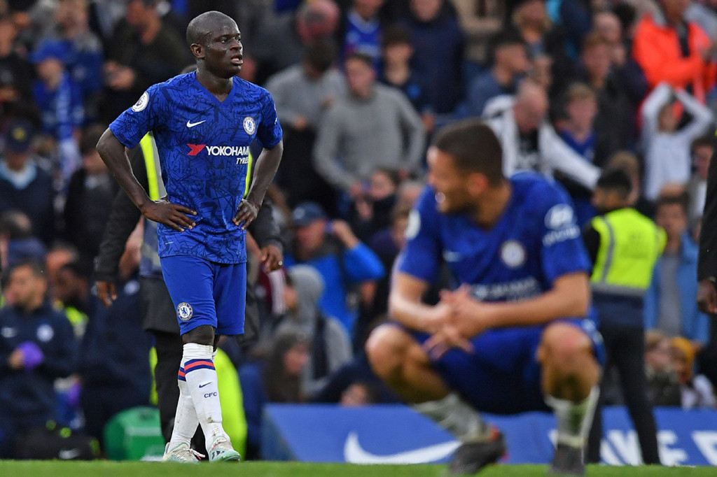 Hasil ini membuat Chelsea turun ke peringkat 11 klasemen Liga Inggris dengan raihan 8 poin dari 6 laga. AFP Photo/Ben Stansall