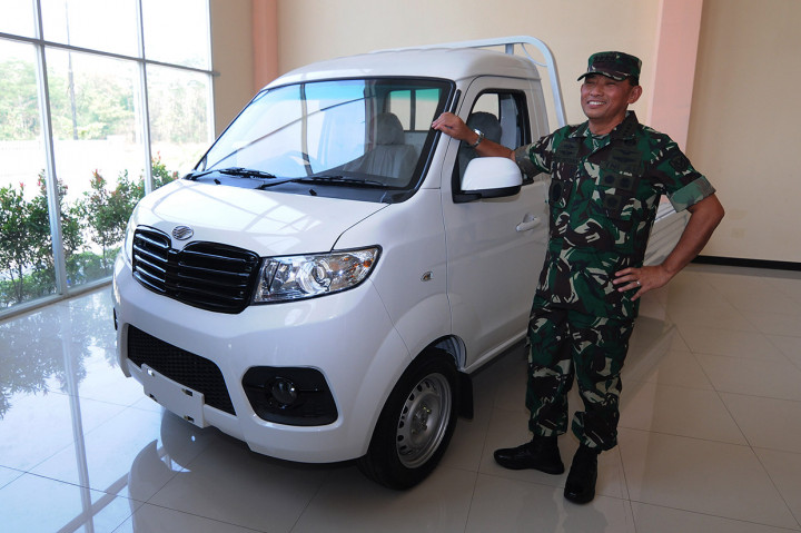TNI Angkatan Udara memesan sebanyak 35 unit mobil pick up jenis Bima 1.3 dari pabrik mobil Esemka untuk kebutuhan operasional kendaraan dinas di skuadron-skuadron TNI AU.