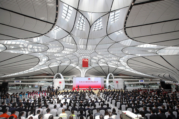 Bandara baru futuristik berukuran besar di Beijing, Beijing Daxing International Airport, resmi dibuka Presiden Tiongkok Xi Jinping, Rabu, 25 September 2019.