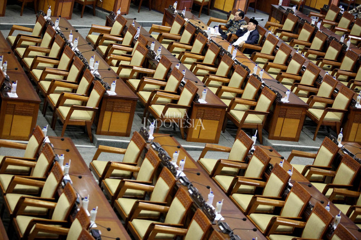 Anggota dewan mengikuti rapat paripurna di Gedung Nusantara II DPR, Kompleks Parlemen Senayan, Jakarta.