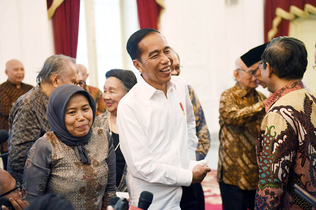 Setelah melakukan kalkulasi, Jokowi akan meminta saran kepada tokoh-tokoh masyarakat yang diundangnya hari ini. Dia berjanji akan membuat kajian dalam waktu sesingkat-singkatnya.