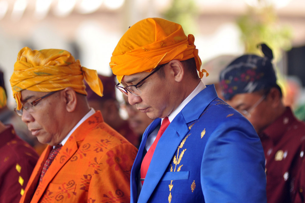 Sebelumnya, pada Jumat, 27 September 2019, saat peringatan HUT ke-41 Kota Palu diadakan doa bersama untuk para korban bencana gempa, tsunami, dan likuefaksi.