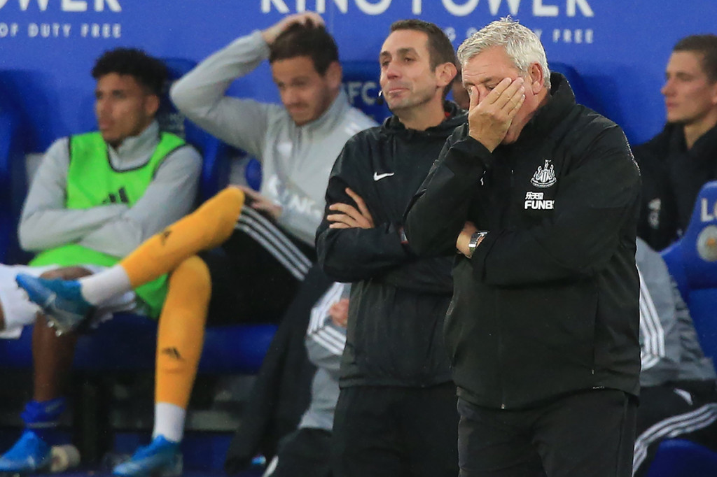 Tiga menit berselang, The Foxes mampu memperlebar keunggulan menjadi 3-0. Kali ini gol terjadi lantaran blunder Paul Dummet.