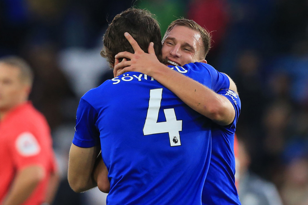 Vardy kembali mencatat namanya di papan skor pada menit ke-64 melalui sundulan jarak dekat untuk menunaikan assist Marc Albrighton.