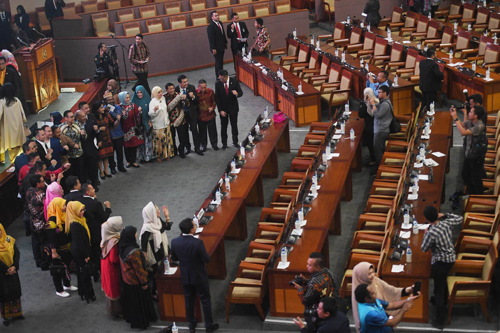 Rapat kali ini memiliki tiga agenda yaitu pembicaraan tingkat II atau pengambilan keputusan terhadap RUU Perkoperasian, laporan pimpinan Pansus terhadap kajian pemerintah atas pemindahan ibu kota serta pidato penutupan masa persidangan dan penutupan masa bakti keanggotaan DPR periode 2014-2019.