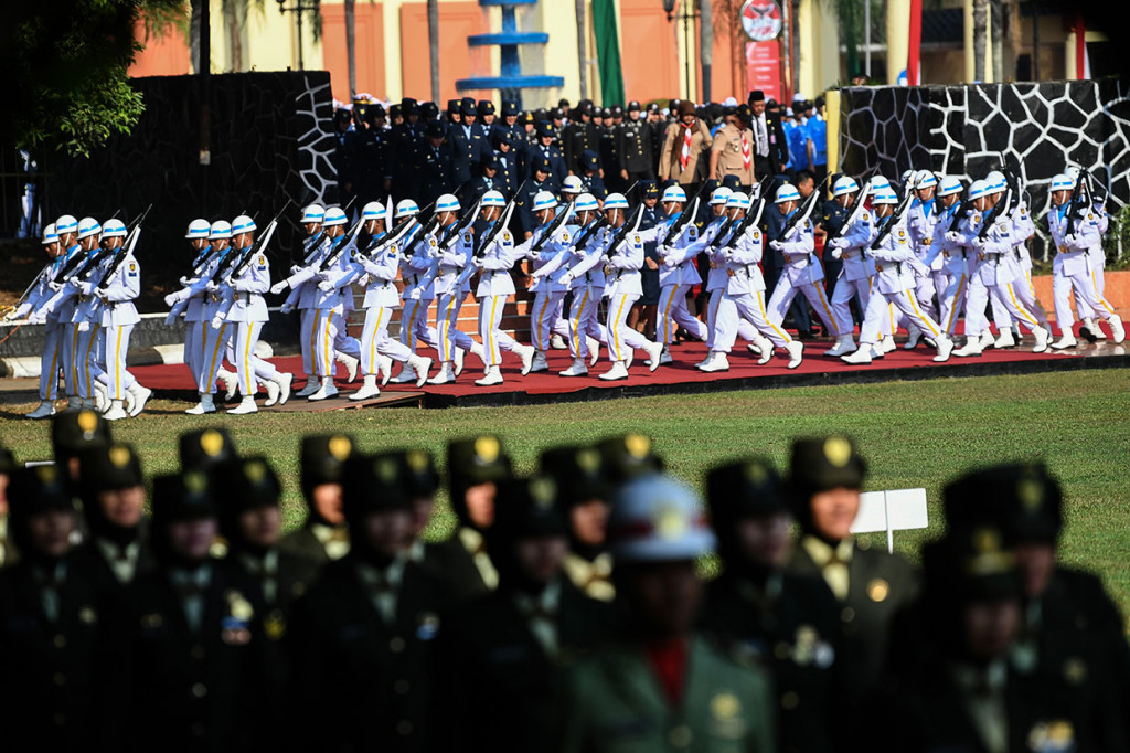 Upacara yang digelar di lapangan Monumen Pancasila Sakti, Lubang Buaya, Pondok Gede, Jakarta Timur itu diikuti antara lain oleh sejumlah pejabat negara, perwakilan negara asing di Indonesia, anggota Polri/TNI dari berbagai kesatuan, taruna Akademi Kepolisian, taruna Akademi Militer dari berbagai matra, pelajar, anggota pramuka.