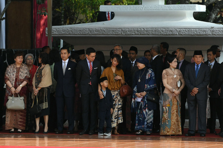 Kerabat pahlawan revolusi menghadiri upacara peringatan Hari Kesaktian Pancasila.
