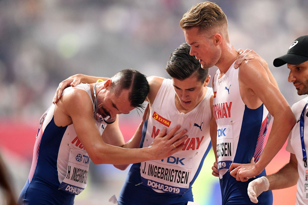 Tiga bersaudara dari Norwegia, Jakob, Henrik dan Filip Ingebrigtsen, gagal total pada nomor ini. Juara Eropa Jakob gagal mengeluarkan kemampuan yang terbaik, Henrik sudah lebih dulu tersisih dan Filip tercecer jauh dua lap di belakang.  