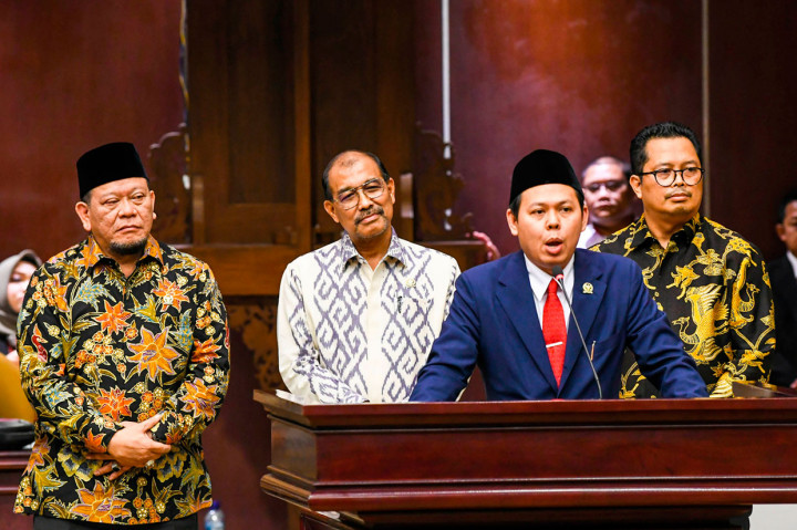 La Nyalla mengungguli tiga calon ketua DPD terpilih lainnya, yaitu Senator asal Maluku Nono Sampono, Senator Mahyudin, dan Senator Bengkulu Sultan Bachtiar. 