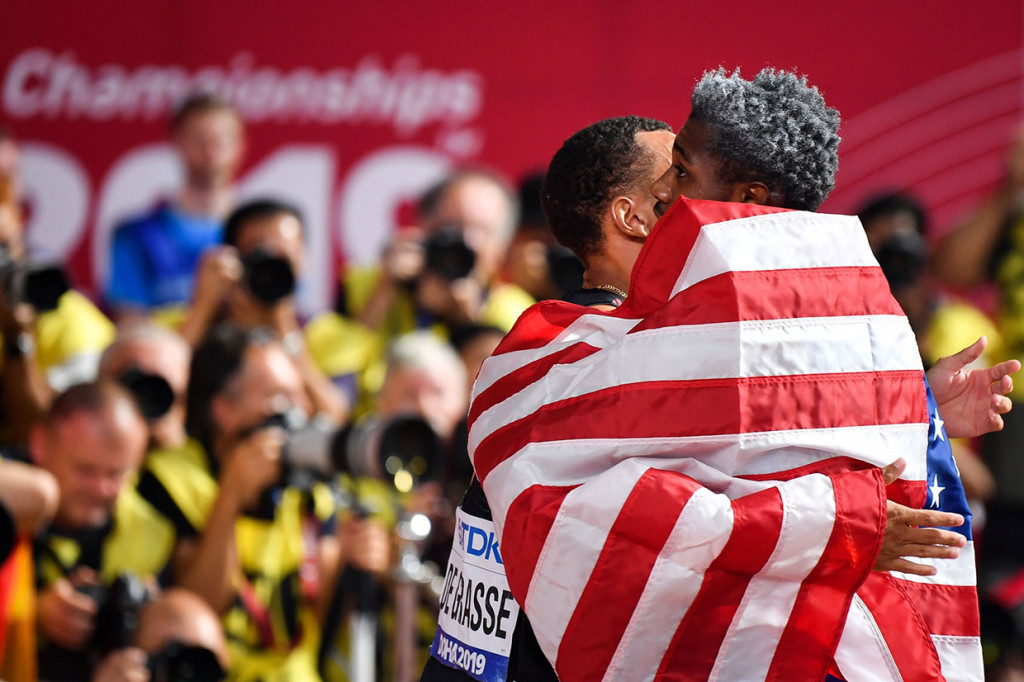 Sementara itu, peraih medali perak pada Olimpiade Rio 2016 Andre de Grasse berhasil finis di urutan kedua dengan catatan waktu 19,95 detik. Dan sprinter Ekuador Alex Quinonez finis di posisi ketiga dengan catatan waktu 19,98 detik dan berhak atas medali perunggu, yang merupakan perolehan medali kedua untuk negaranya.    