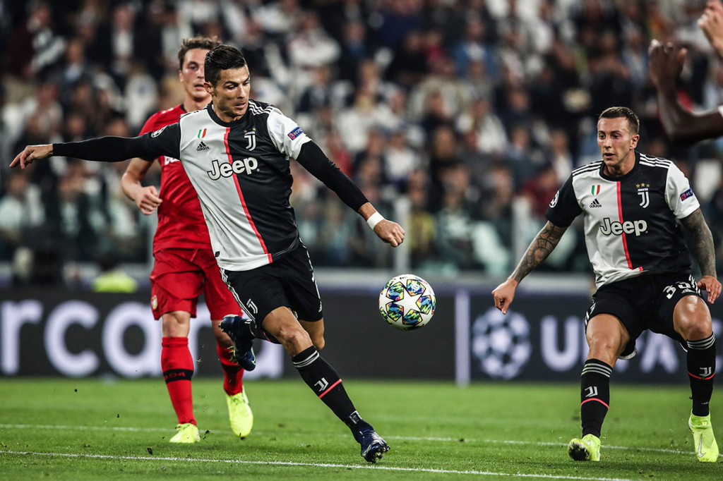 Pada menit ke-57 Juve berpeluang menggandakan keunggulan, namun tembakan Cristiano Ronaldo maih dapat diantisipasi kiper Leverkusen  Lukas Hradecky.