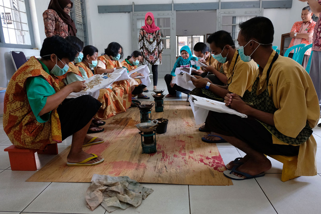 Di RSJ tersebut membatik merupakan kegiatan vokasi bagi pasien ODGJ sebagai salah satu terapi pemulihan kesehatan jiwa sekaligus untuk membekali keterampilan jika sudah kembali ke masyarakat.  Selain membatik, keterampilan yang diberikan di RSJ tersebut, antara lain menyablon, pertanian, menjahit, membuat suvenir, dan tata boga.