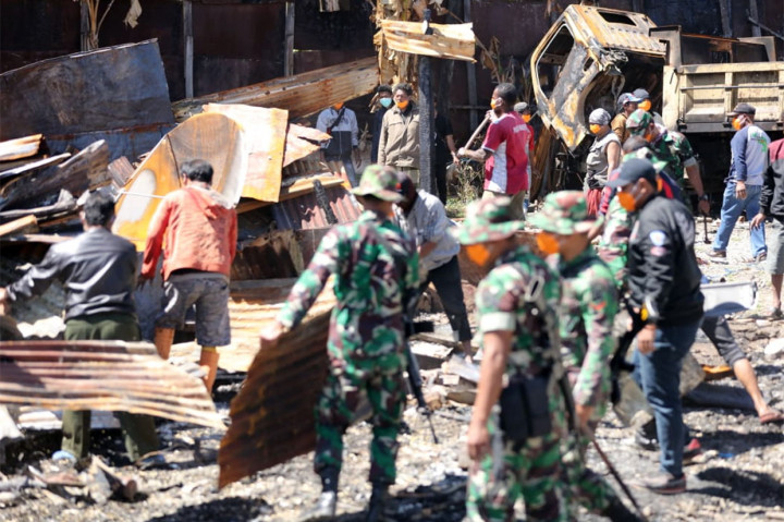 Aksi bersih-bersih yang melibatkan semua unsur, termasuk pendatang dan masyarakat lokal menjadi pertanda kondisi di Wamena sudah mulai kondusif. Hal itu juga menjadi cerminan kebersamaan antara warga pendatang dan penduduk asli di wilayah tersebut.