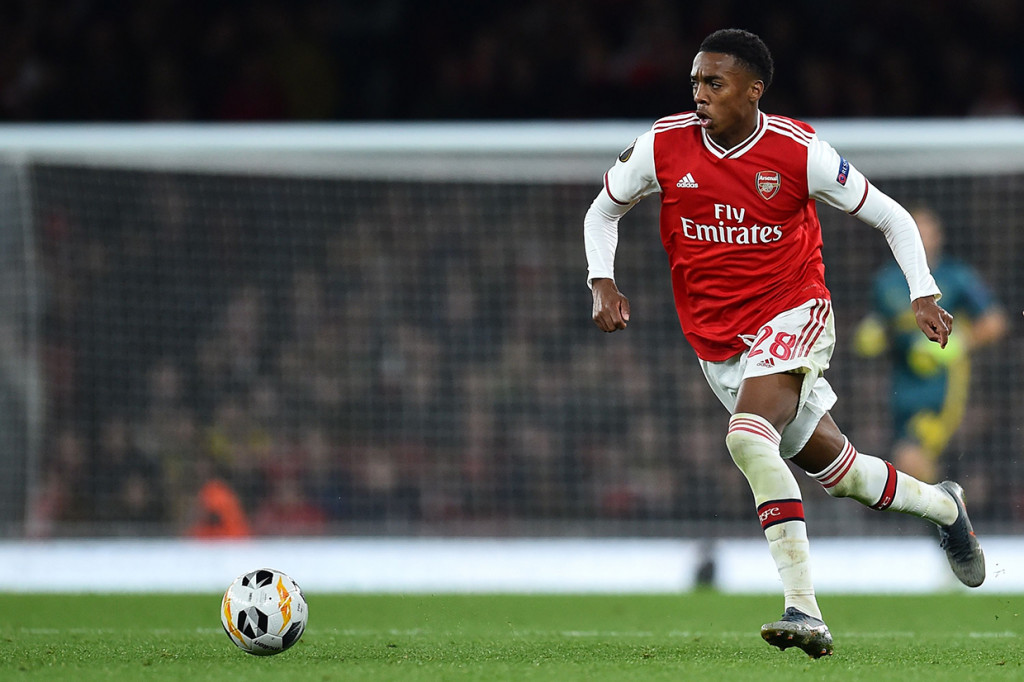 Di babak pertama, pasukan Unai Emery langsung unggul 3-0 lewat brace Gabriel Martinelli dan satu gol Joe Willock.