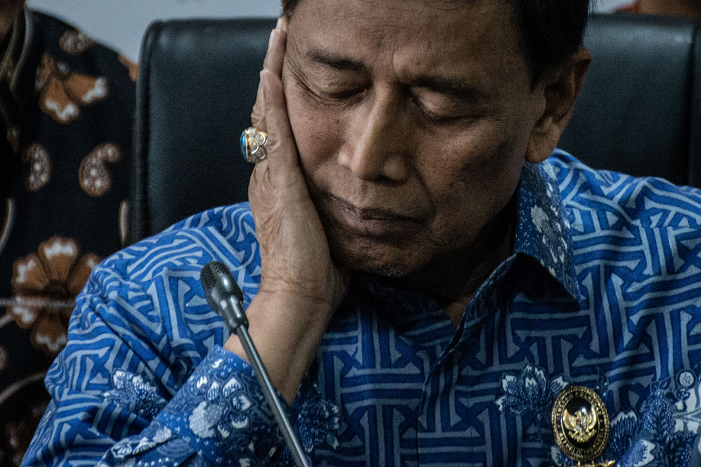 Pada 30 September 2019 lalu, Wiranto sempat berharap korban pengungsi gempa Maluku agar tak terpengaruh isu hoaks tentang adanya gempa susulan atau tsunami. Ketakutan-ketakutan itu, kata Wiranto, membuat masyarakat enggan kembali ke rumah masing-masing dan menjadi pengungsi. Wiranto kemudian mengatakan hal itu membuat jumlah pengungsi semakin besar dan membebani pemerintah.