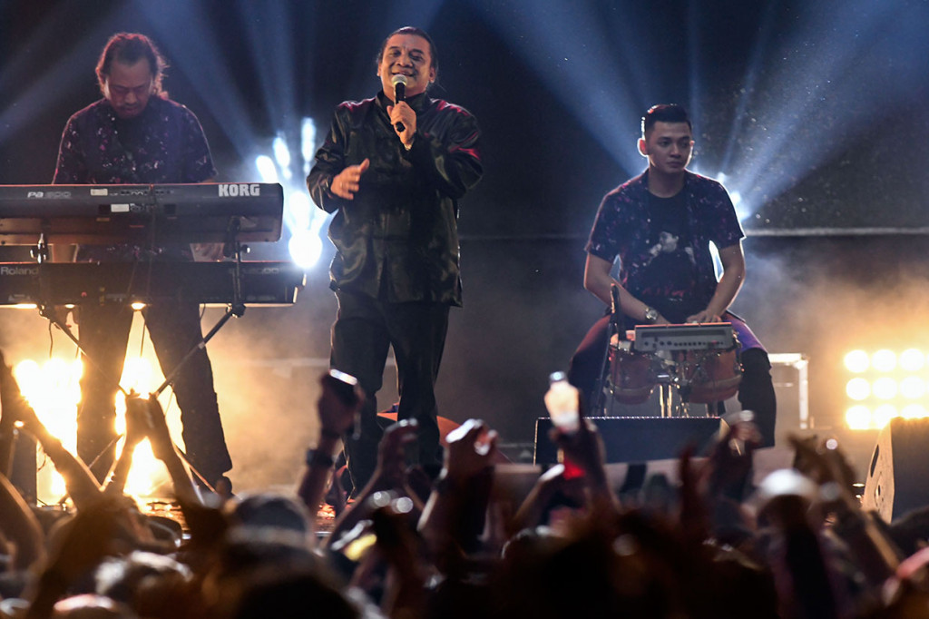 Penyanyi Didi Kempot tampil membawakan sejumlah lagu hits-nya pada hari pertama Synchronize Fest 2019 di Gambir Expo, Kemayoran, Jakarta, Jumat, 4 Oktober 2019.