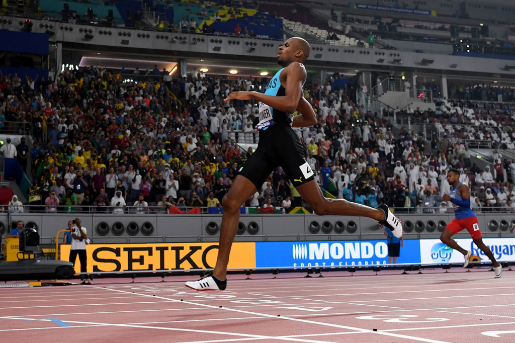 Sprinter berusia 24 tahun, peraih medali perak pada 2017 tersebut merebut emas setelah mencatat rekor nasional 43,48 detik, untuk mengikuti rekan senegaranya Avard Moncur yang menang pada 2001.