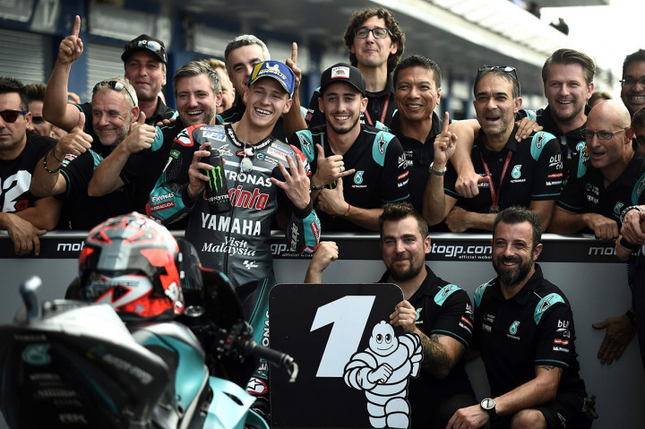 Pembalap asal Prancis yang berusia 20 tahun, Quartararo menyegel pole position setelah mencatatkan waktu 1 menit 29,719 detik dalam satu putaran, tepat di depan pembalap asal Spanyol Maverick Vinales dan Marc Marquez.