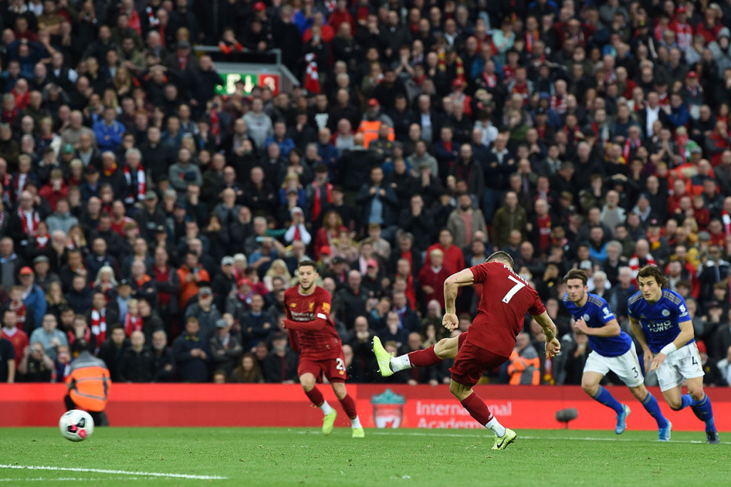 Beruntung pada masa injury time tuan rumah mendapat hadiah penalti setelah Mane dilanggar oleh Marc Albrighton. Milner yang maju sebagai algojo sukses menjalankan tugasnya untuk membawa timnya unggul 2-1.