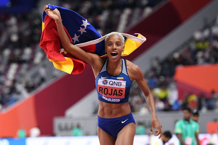 Atlet berusia 23 tahun itu mencatat lompatan terjauh 15,37 meter, hanya empat sentimeter lebih pendek dari lompatan terjauh kedua sepanjang sejarah yang dia ciptakan di Spanyol bulan lalu. 