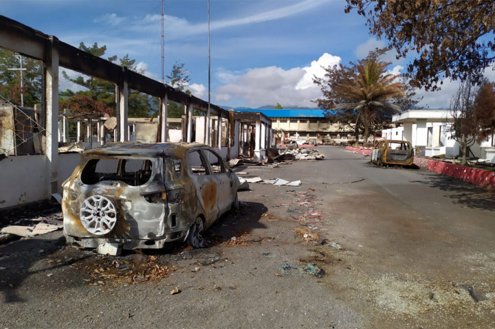 Sementara kendaraan roda dua dan empat yang rusak, jumlahnya masing-masing sebanyak 122 untuk mobil dan 101 unit sepeda motor.   