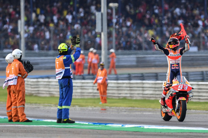 Marquez memenangi pertarungan sengit melawan pembalap Petronas Yamaha SRT Fabio Quartararo. Marquez menyalip Quartararo di tikungan lap terakhir dan finis di urutan pertama dengan catatan waktu 39 menit 36,223 detik, unggul 0,171 detik atas Quartararo.